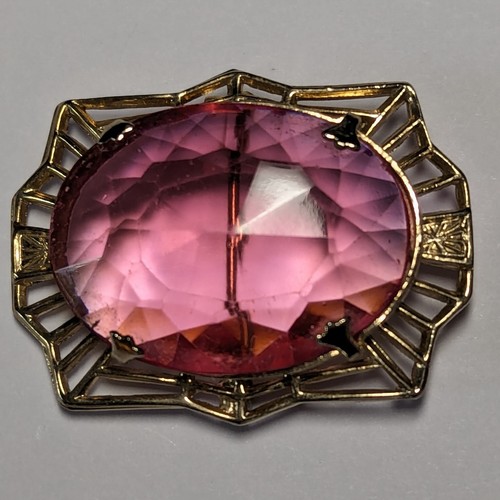 Vintage Oval Faceted Pink Glass In Openwork Gold Tone Setting Brooch Pin - Picture 3 of 19