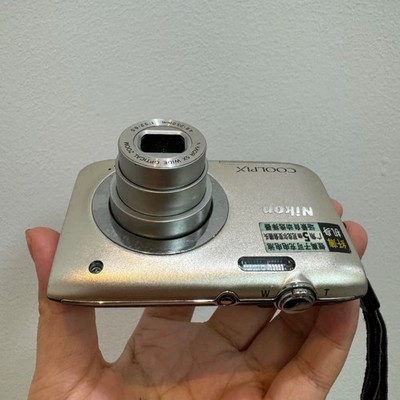 Nikon COOLPIX S2600 Digital Camera 14.0MP 5x Optical Zoom CCD w