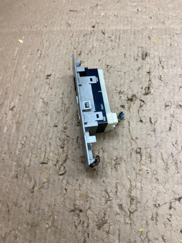 Interruptor de control de ventana lateral de pasajero Nissan Pathfinder 2005 a 2007 T6284 PS Foto 2 de 4