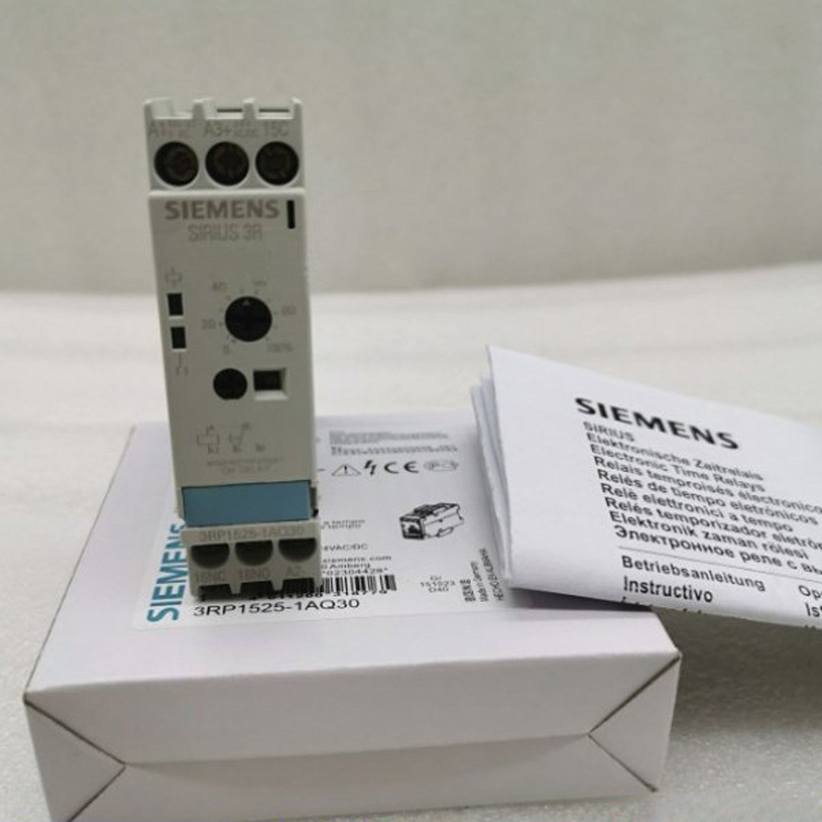 RELÈ TEMPORALE SIEMENS 3RP1525-1BP30 2 commutatori 0,05 S... 100 HR EUR