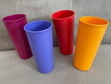 4 Tupperware Schlumpf Trinkbecher Pause Becher Picknick Tolle Farben 350 ml NEU