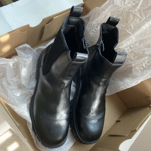 MADDEN NYC - Chunky Lug Chelsea - Women’s Boots - Black - Size 6 - Picture 5 of 8