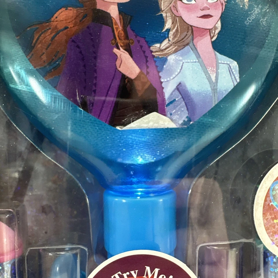 Disney Frozen 2 Paquete de 4 Bálsamos Labiales Multi-Sabor Set con Espejo Iluminado NUEVO Sellado Foto 4 de 4