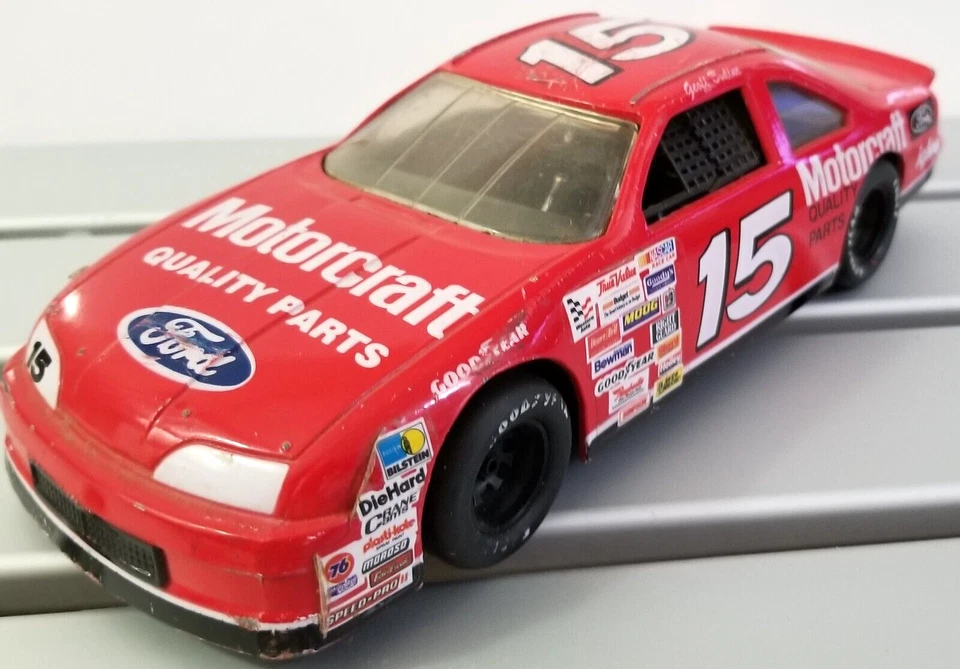 CAMPEONES DE CARRERAS 1992 NASCAR DIECAST 1:24 #15 GEOFF BODINE MOTORCRAFT FORD Foto 3 de 4