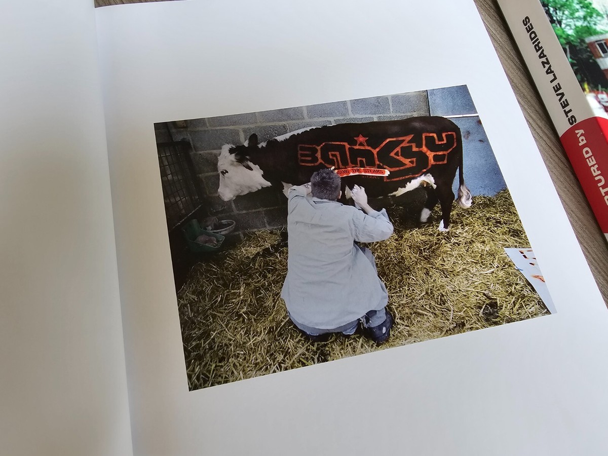 アート+エンタメ &quot;BANKSY CAPTURED&quot; / Steve Lazarides BANKSY CAPTURED by STEVE LAZARIDES Vol.1 | eBay