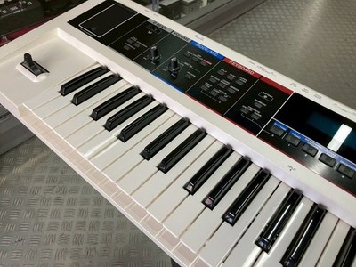Roland JUNO-Di White Keyboard Synthesizer 61-Key Synth with Cables