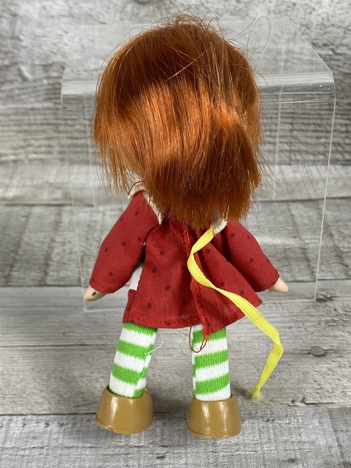 Boneca Kenner Shortcake Vintage 1979 Morango com Roupas e Sapatos - Imagem 2 de 4