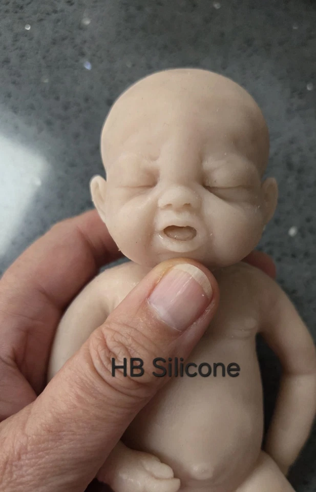 8 inch "Billie" BLANK Silicone Baby Doll Kit Reborn - Image 2 of 4