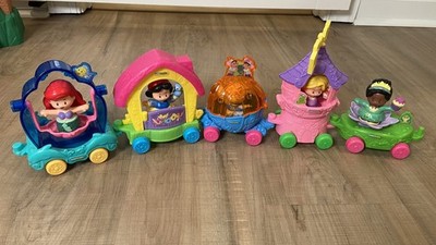 Little People Disney Princess Parade 5-Float Train Set Ariel, Cinderella, Snow..