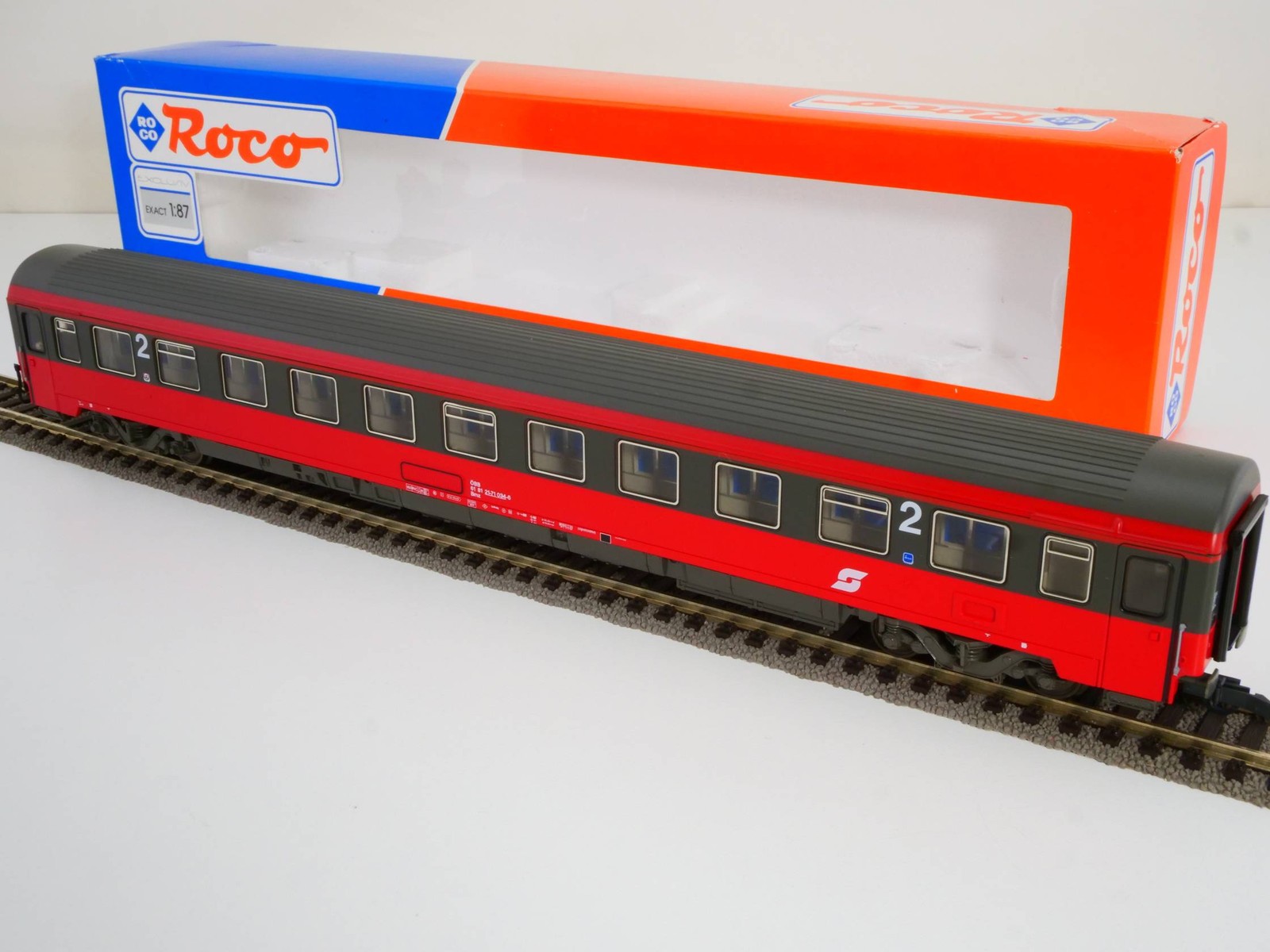 Roco 44668 Eurofima Car 2nd Class Bmz ÖBB H0 DC 1:87