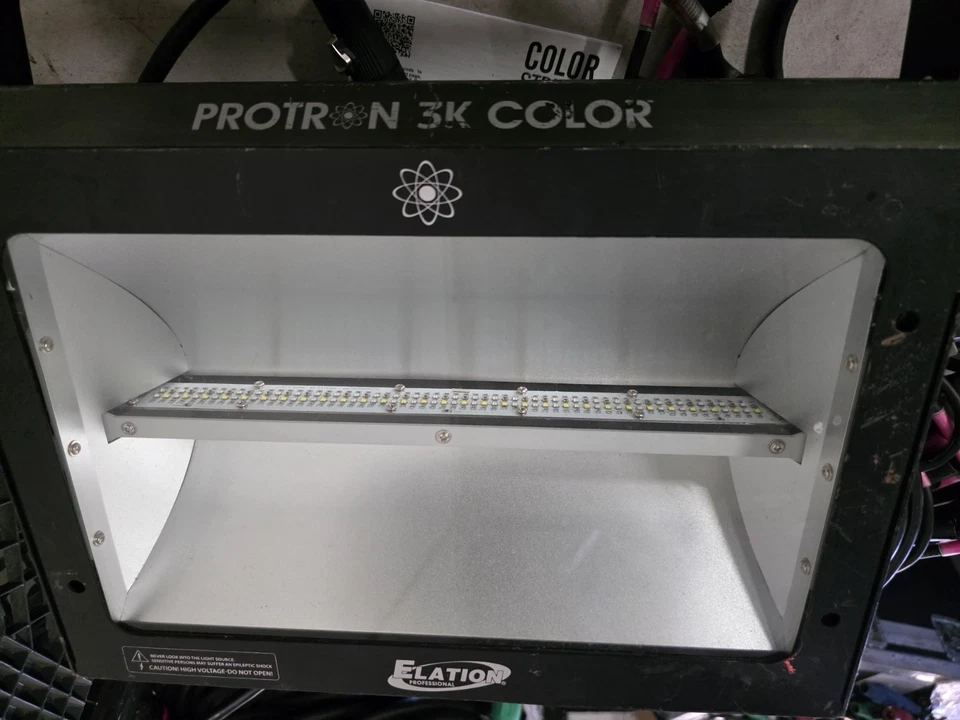 Elation PROTRON 3K 900W LED Strobe/Blinder Effect Light - color - Image 2 of 3