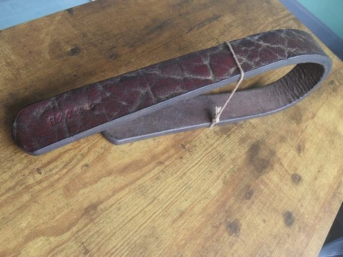 AMAZING 287G ONE TAIL  SCOTTISH SCHOOL TAWSE BELT THICK  DENSE LEATHER XXXXH