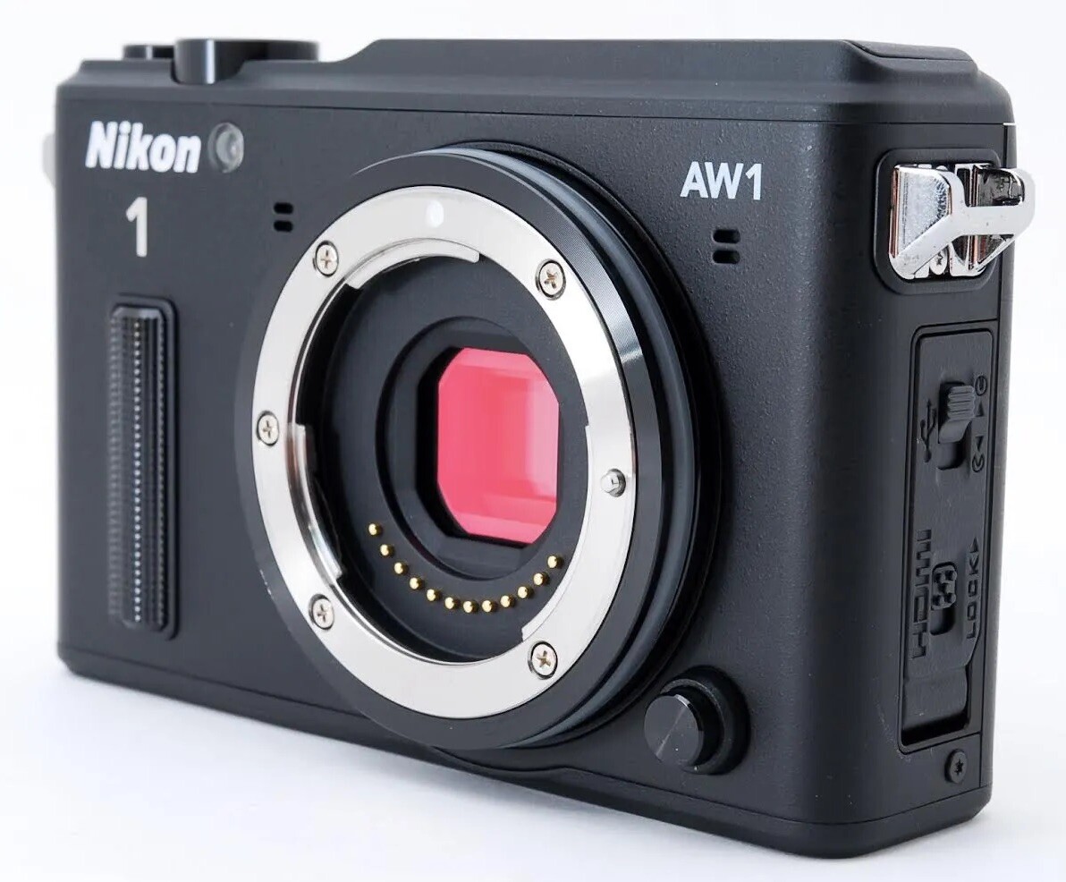 Nikon 1 AW-1ボディ防水カメラ 世界初！ レンズ交換式の防水・耐衝撃デジタルカメラ「Nikon 1