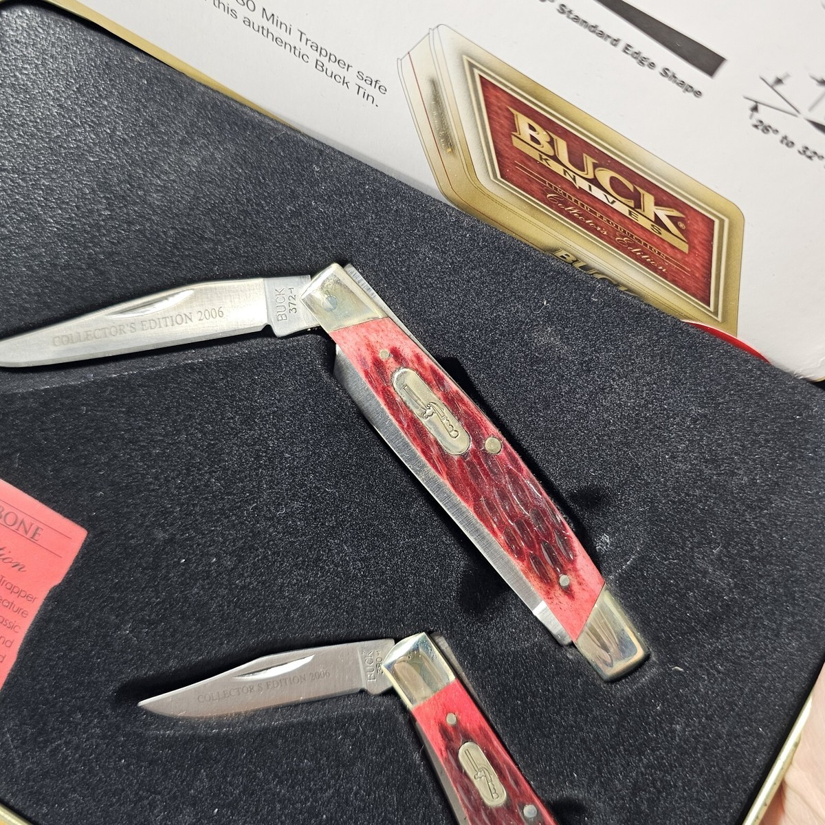 BUCK LIMITED EDITION 372 Muskrat & 380 Mini Trapper Jigged Red