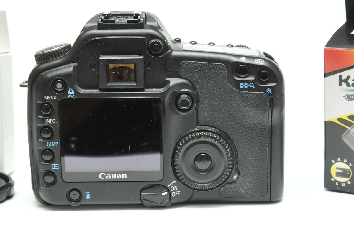 Canon EOS 30D 8.2MP Digital SLR Camera Kit with EF-S 18-55mm