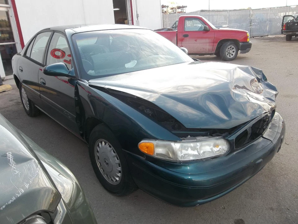 Used Front Left Door Assembly Front fits: 2000 Buick Century Front Left Grade C Foto 2 de 4