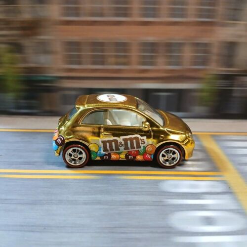 Hot Wheels FIAT 500e Gold CHROME M&M Candy (WANGSTAR CUSTOM) Limited VERI PILOTI - Foto 2 di 15