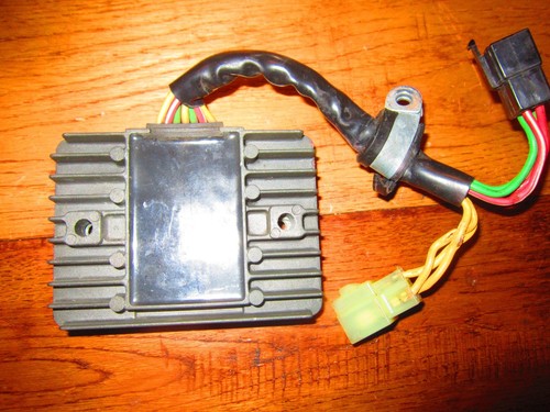 DUCATI OEM ST2 st3 ST4 ST4S VOLTAGE REGULATOR 1999-2007 - Foto 4 di 4