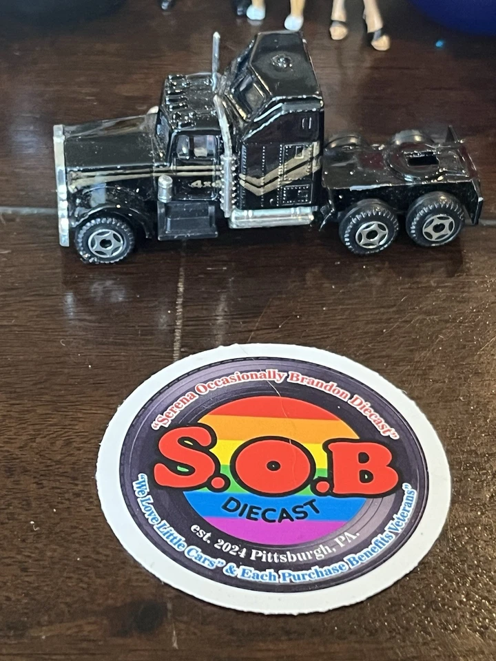 Camión semirremolque Road Champs Mack negro fundido a presión usado excelente estado Foto 2 de 4