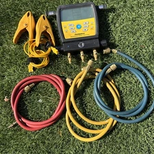 Fieldpiece SM380V 3-port SMAN Refrigerant Manifold With Micron Gauge