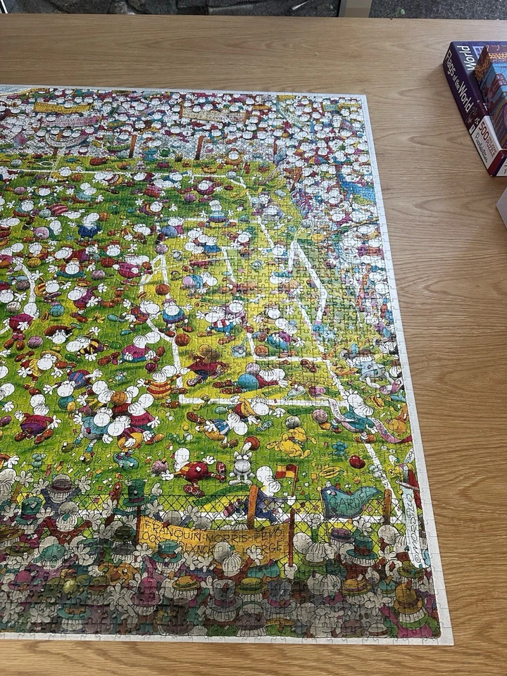 HEYE 4000 PEICE JIGSAW PUZZLE MORDILLO CRAZY WORLD CUP SOCCER FOOTBALL 96X136 cm - image 2 of 4