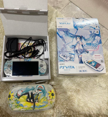 Sony PS Vita PCHJ-10001 Console Hatsune Miku Limited Edition