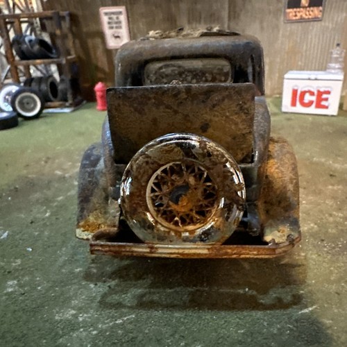 1932 Ford Deuce Coupe’- Barn Find Cars - 1:24 DIECAST - Franklin Mint Weathered - Picture 7 of 11