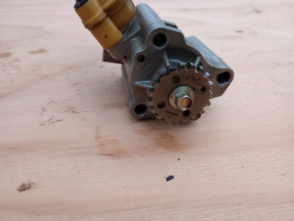 2012-2017 Ford Focus HB OEM 2.0L Engine Oil Pump Non Turbo - Image 4 of 4