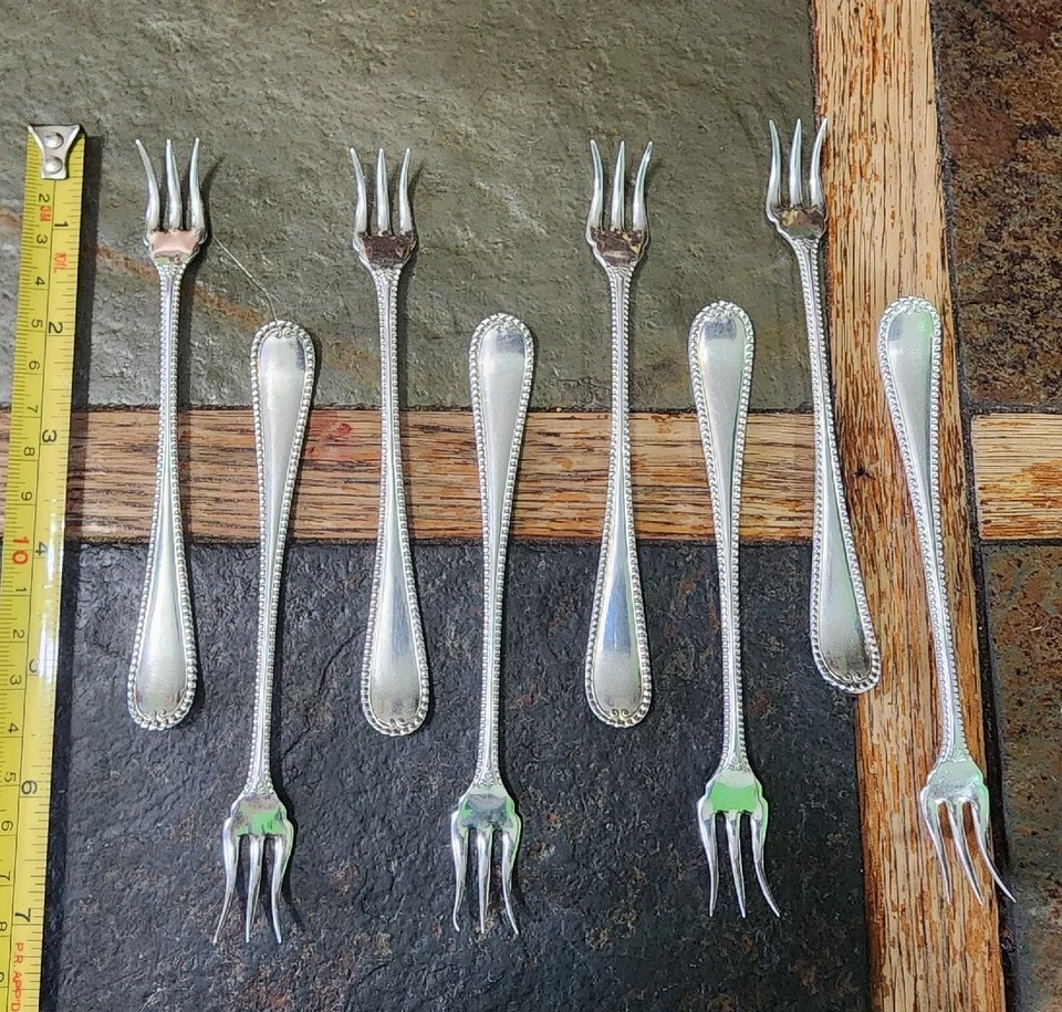 😘��SET OF 8 古董 c1898 SEVILLE / 镀银 COCTAIL & SEAFOOD FORKS 🍢🍤🦞 — 第 2/4 张图片