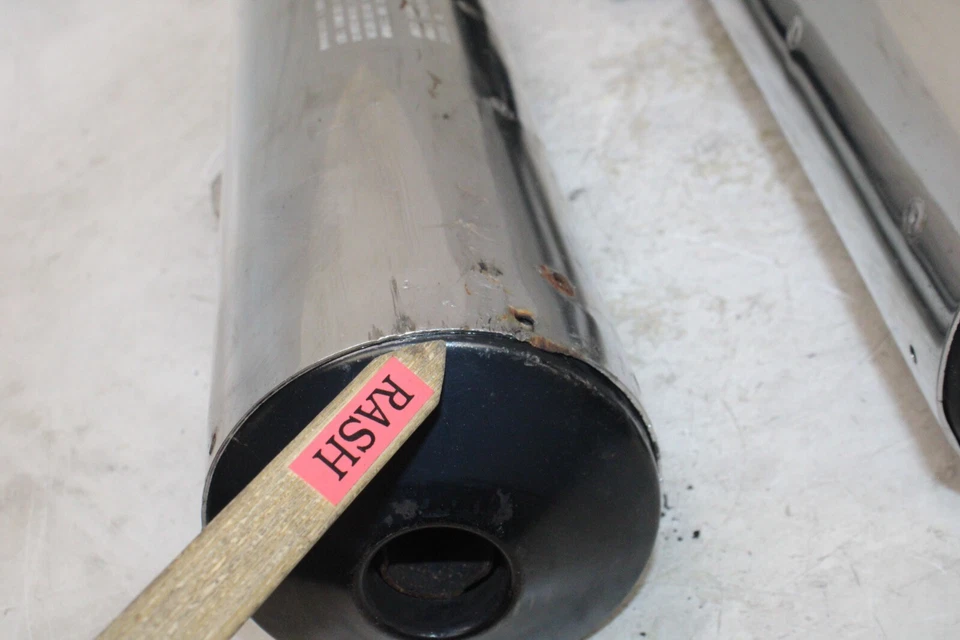 94-04 KAWASAKI CONCOURS 1000 ZG1000A OEM SILENCIADOR ESCAPE SILENCIADOR TUBO PAR Foto 2 de 4