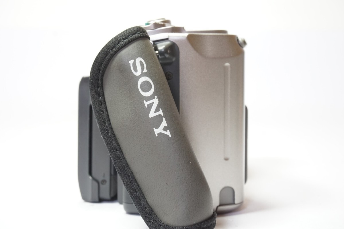 SONY　Handycam　DCR-SC100 Sony DCR-SC100 Camcorder MiniDV Digital Video Camera LCD