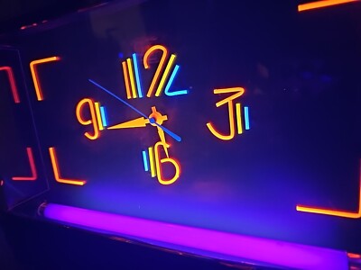 Vintage Retro 1980s Gemini Black Light Neon Bar Mantle Wall Clock