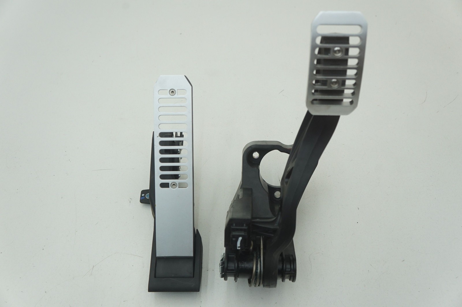 McLaren GT 2022 Brake pedal P/N 11CA002CP