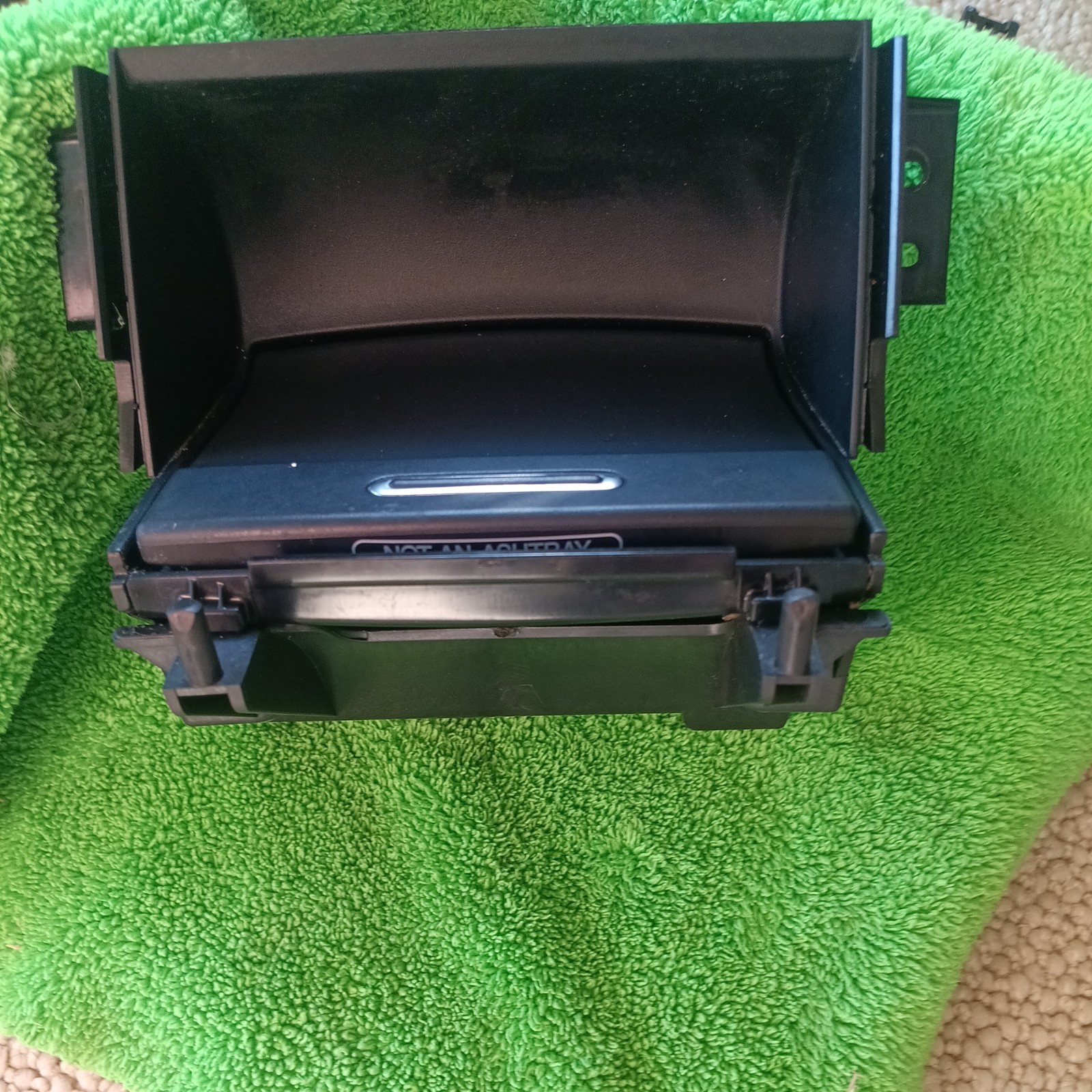2005 to 2008  Acura RL Front Ash Tray Coin Tray Center Console y5294 DG