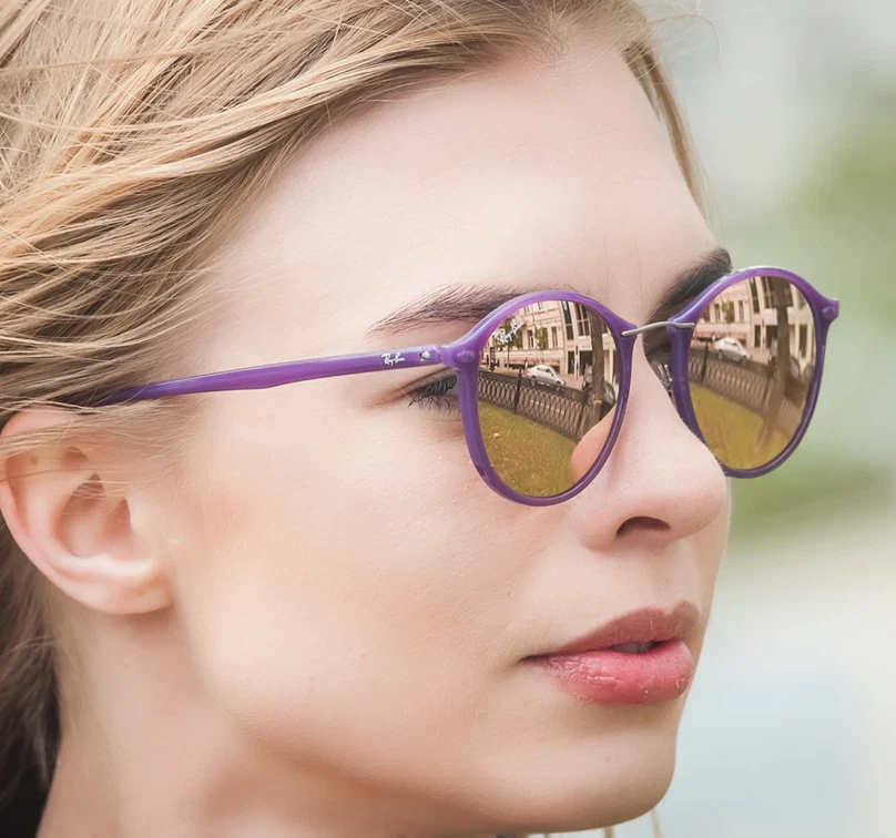 Gafas de sol Ray-Ban RB4242 6034/2Y LightRay marco violeta cobre flash lentes espejadas Foto 2 de 4