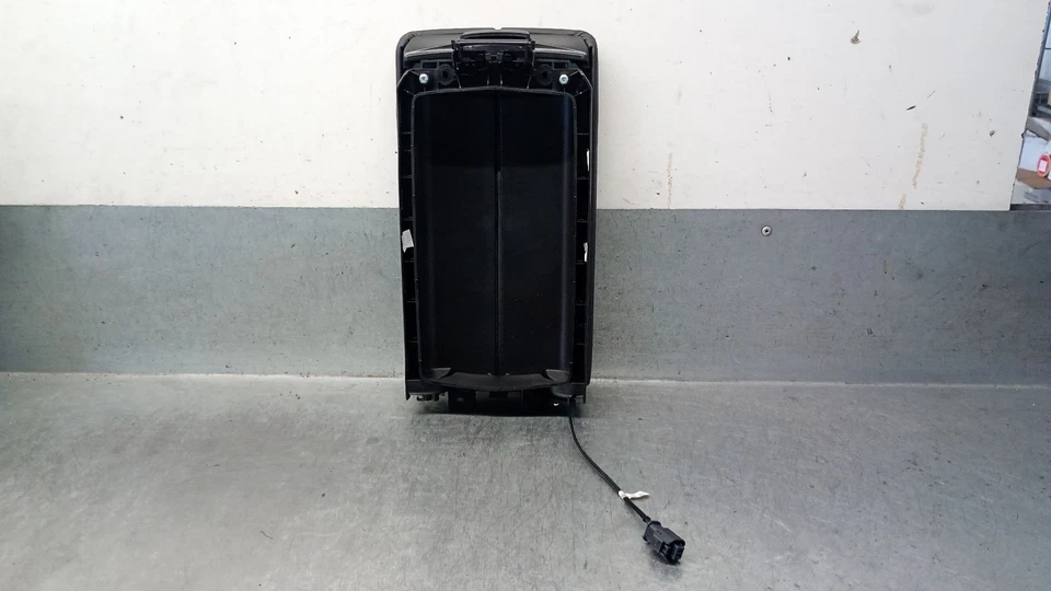 9810631877 ACCOUDOIR CENTRAL / 9810631877 / 5586978 POUR PEUGEOT 3008 II SUV MC - Photo 2/4