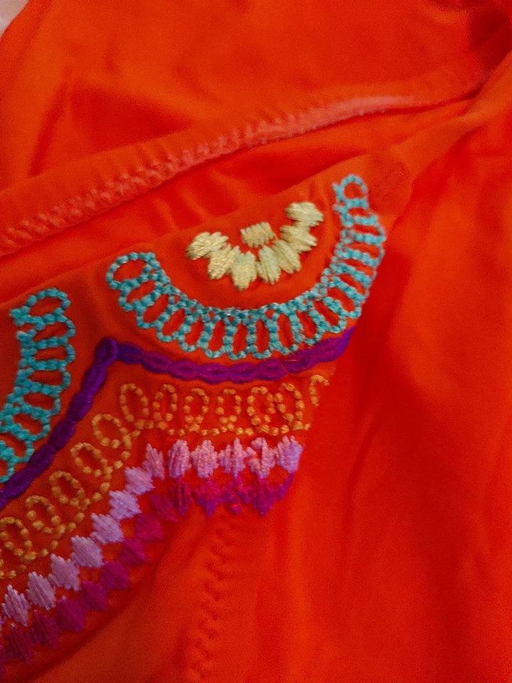Conjunto Top y Bikini Trina Turk Rashguard S/M Naranja Bordado Foto 3 de 4