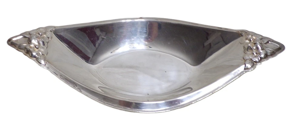 Vintage International Silverplate Bon Bon / Relish / Bread Roll Dish – 8.5” x 4” - Image 4 of 4