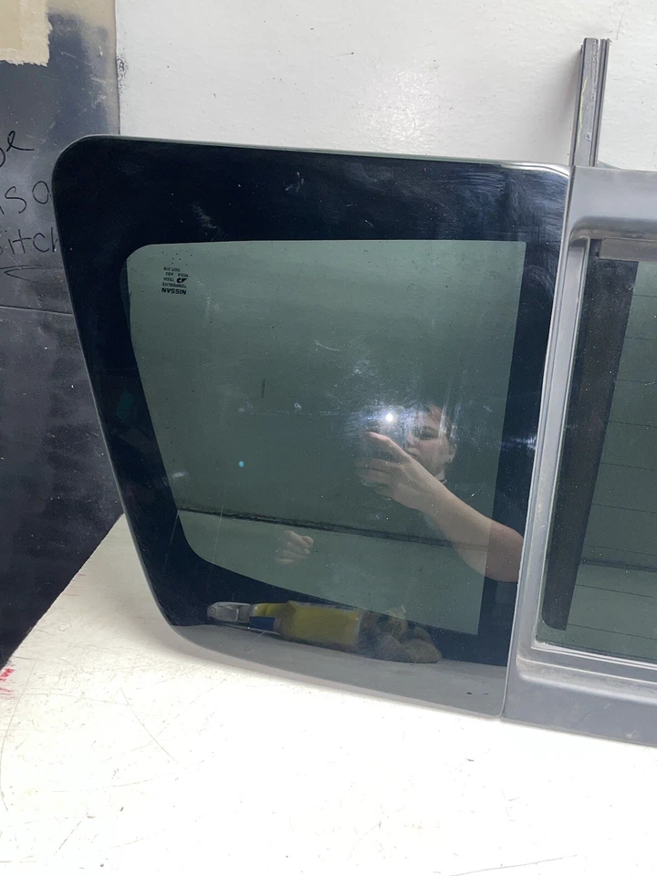 Nissan Titan 2005-2012 3 piezas ventana trasera corredera de vidrio R957 Foto 2 de 4