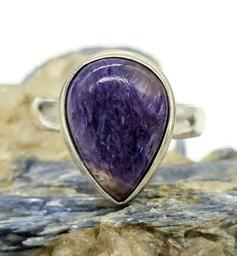 Charoite Ring, Size S, Pear Shaped, Swirls of Violet, Lavender & Purple, Dream - Picture 3 of 8