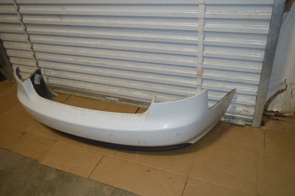 AUDI A5 QUATTRO 2008-2012 CUPÉ PARACHOQUES TRASERO CONJUNTO CUBIERTA CON SENSOR OEM Foto 2 de 4