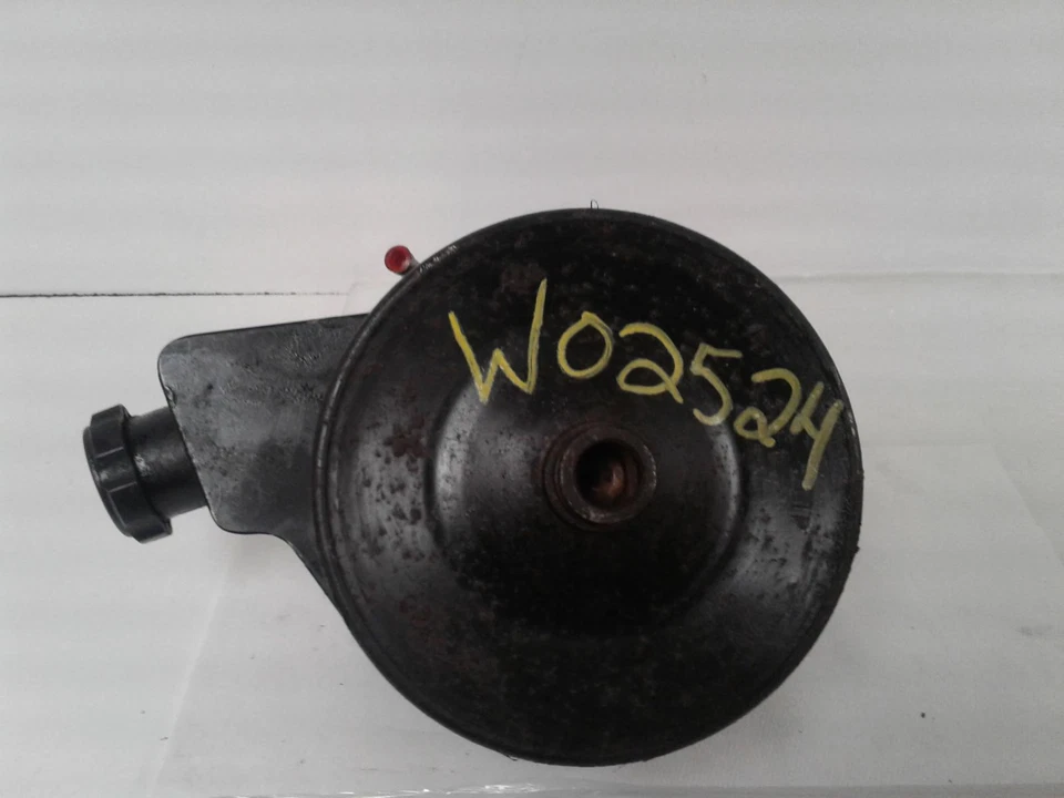 Bomba de dirección asistida usada se adapta a: Cadillac Escalade 2002 exc. Doble cabina 4x4 grado A Foto 4 de 4