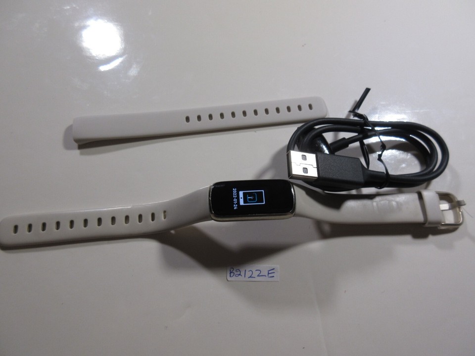 Fitbit Luxe Heart Rate Monitor Health & Fitness Tracker eBay