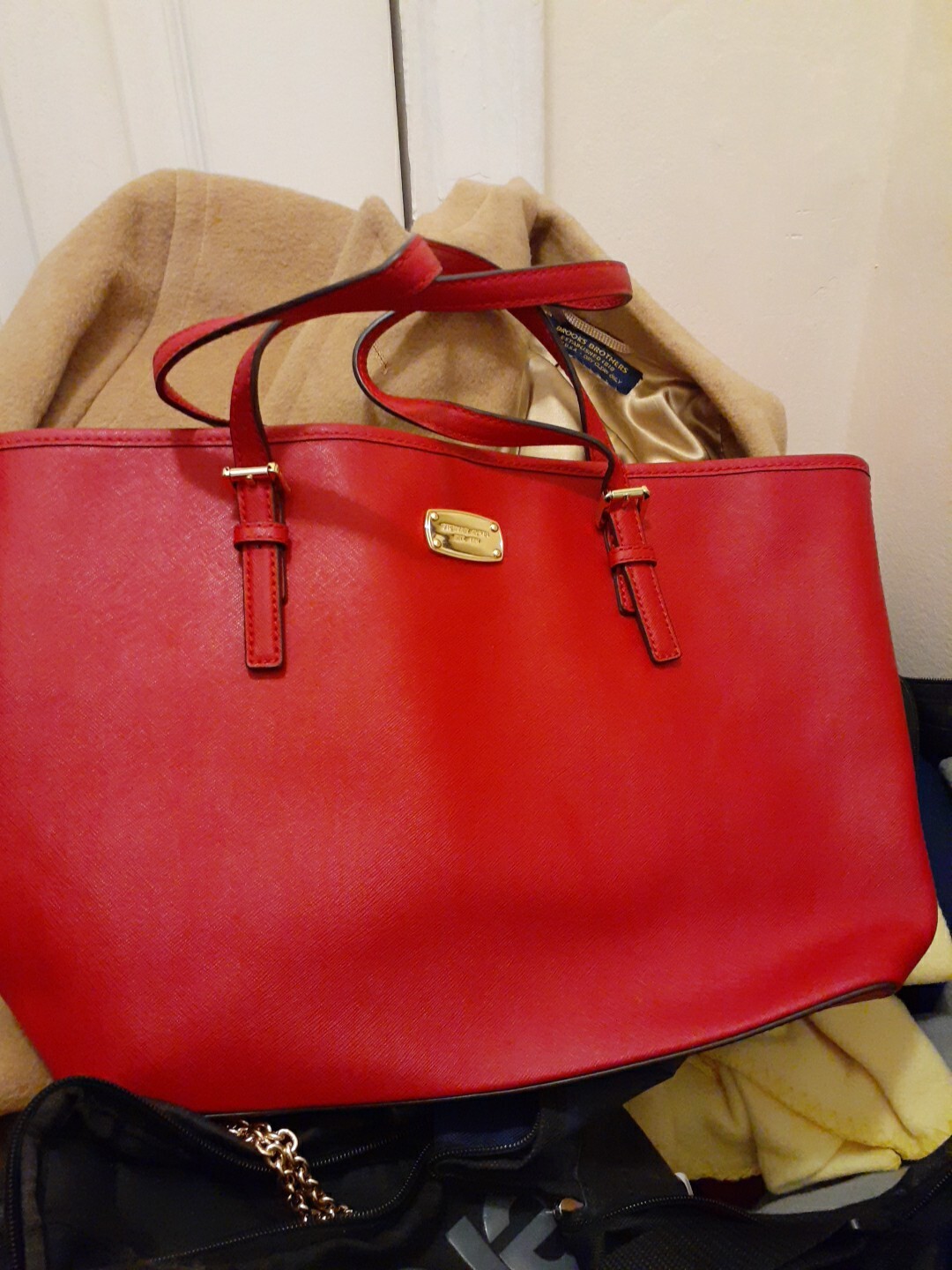 Michael Kors Jet Set Red Saffiano Leather Top Zip Large Tote Shoulder