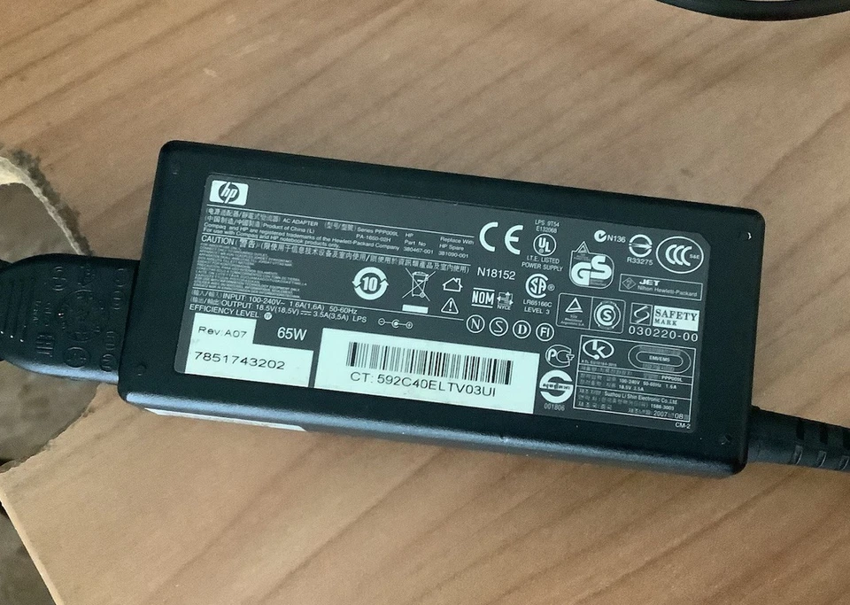 COMPAQ PRESARIO C700*Notebook 15.4" Pentium DUAL CORE-2GB RAM 300 Gb HDD - WIN7 - Image 3 of 4