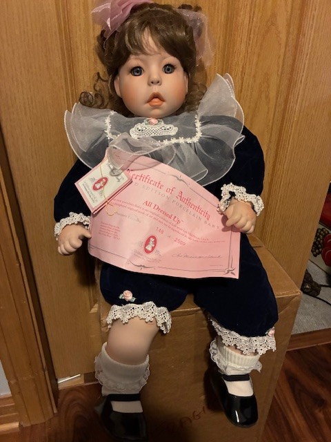 Doll Lee Middleton "All Dressed Up" limited ed.