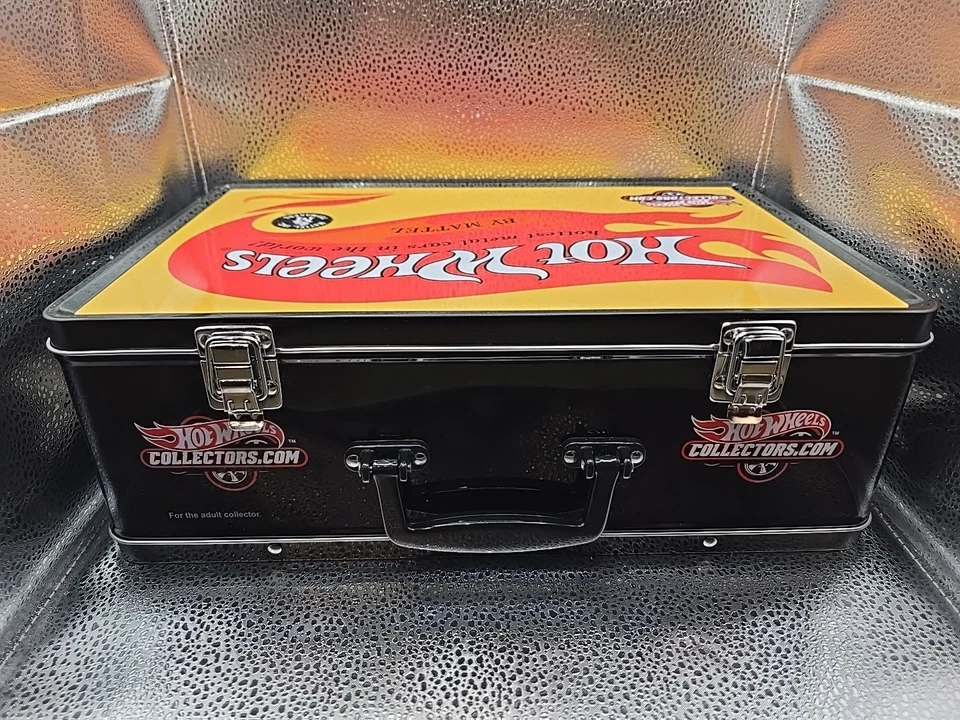 Hot Wheels 2011 RLC ESTUCHE METÁLICO/exclusivo auto 13 VW T1 AUTOBÚS DE ARRASTRE GRAN REGALO 🎁 Foto 4 de 4