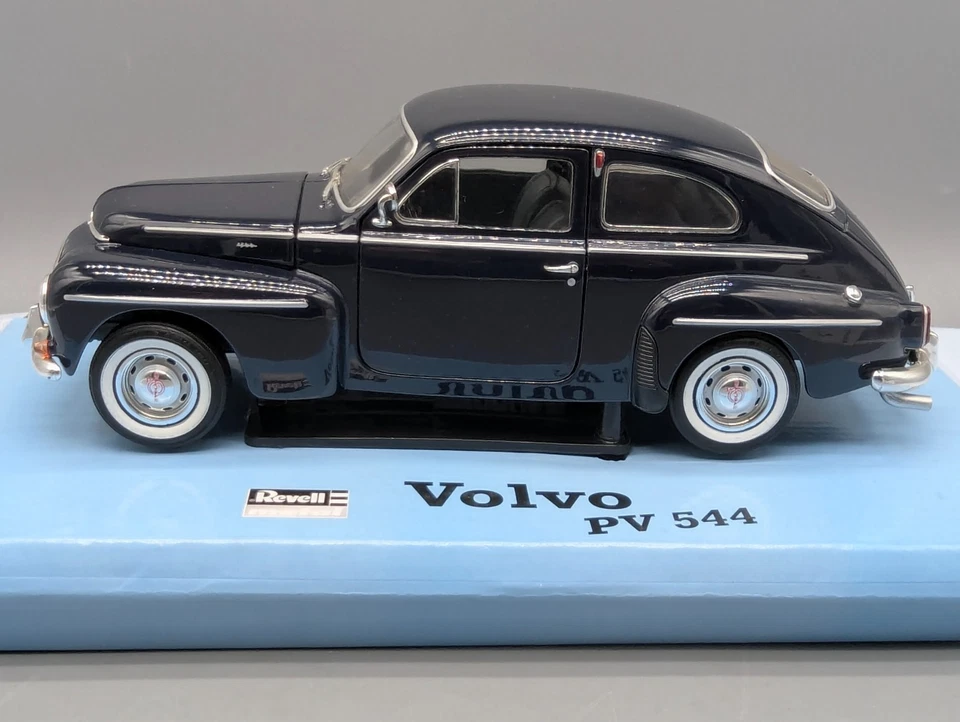 Modellautos 1:18 Revell Volvo PV 544 mit OVP - Bild 4 von 4