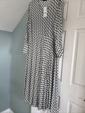 Ladies Full Length Dress Size M - BNWT