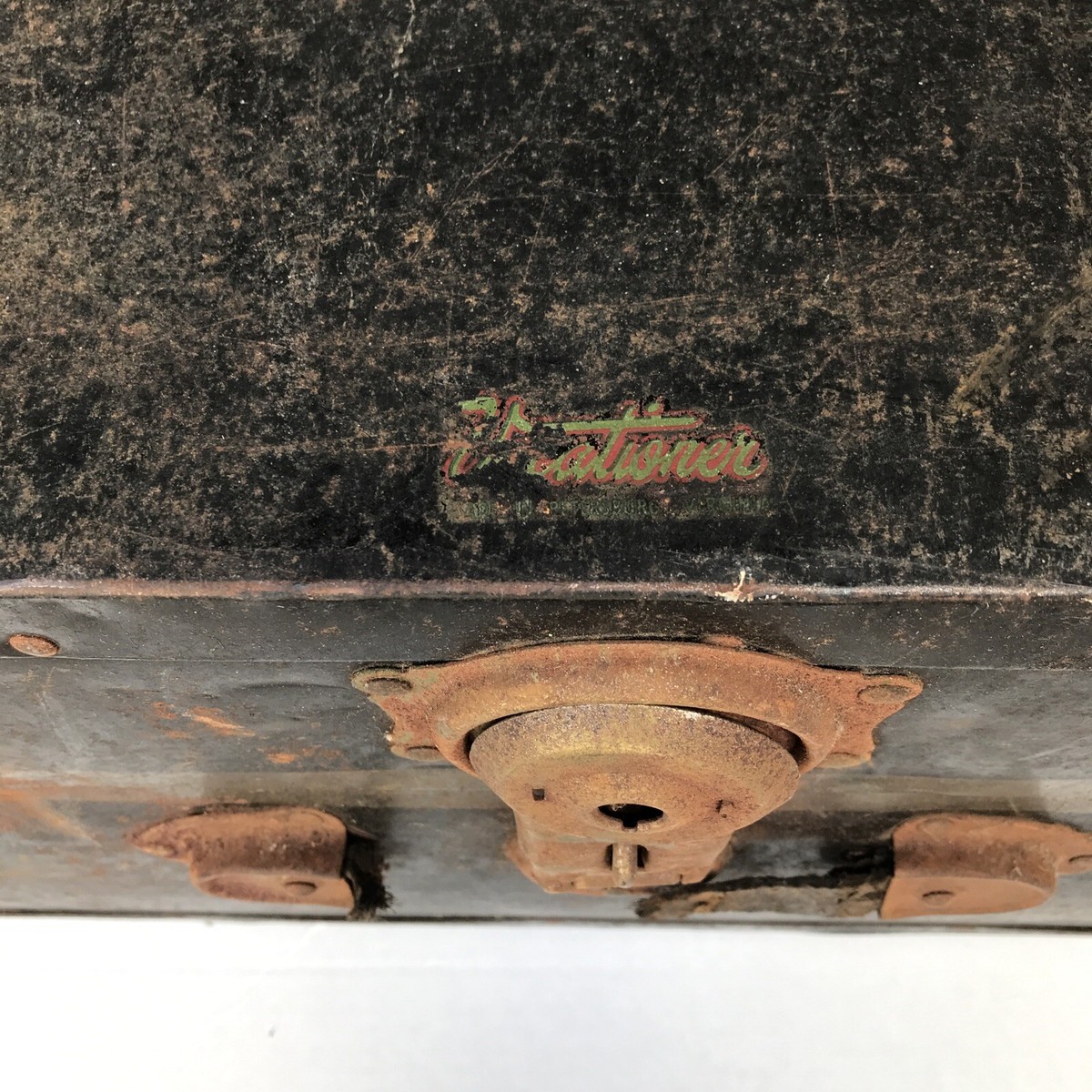 Antique / Vintage VACATIONER PETERSBURG VA Metal storage Chest